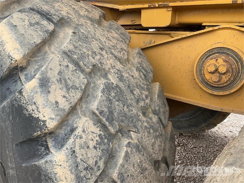 CAT 745C ساحبات مفصلية