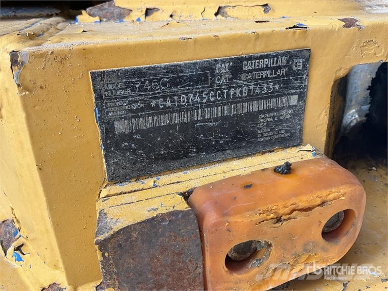 CAT 745C ساحبات مفصلية