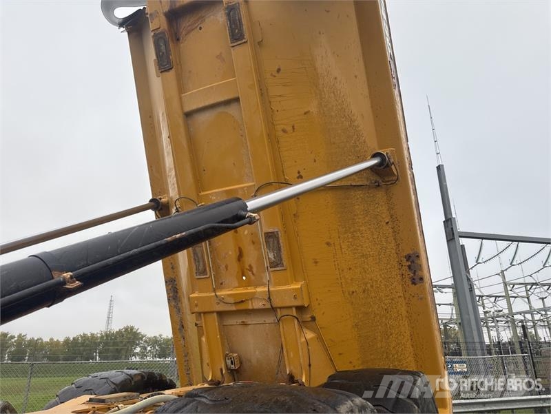 CAT 745C Liigendraamiga pinnaseveokid