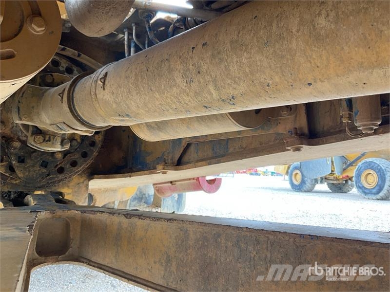 CAT 745C ساحبات مفصلية