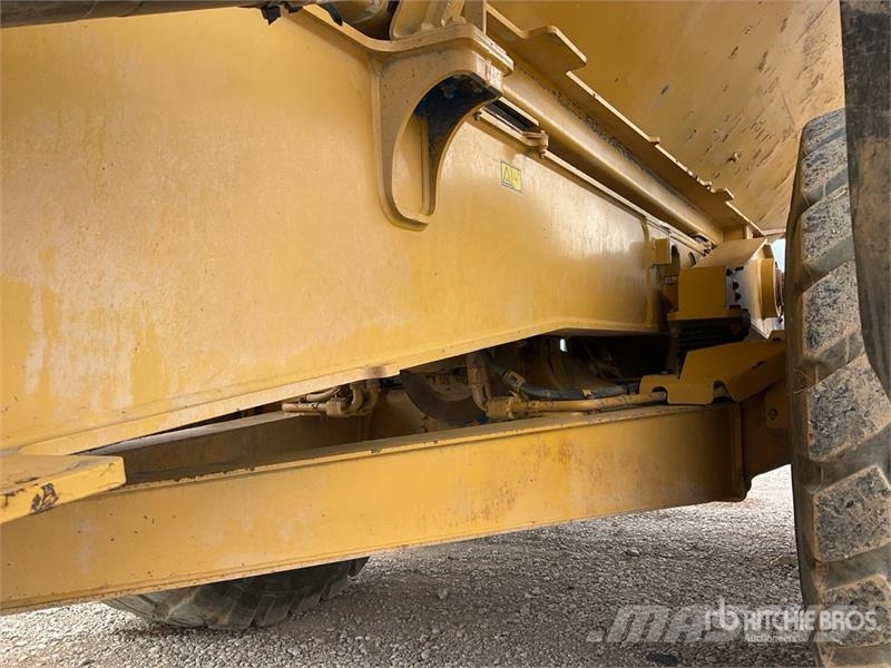 CAT 745C ساحبات مفصلية