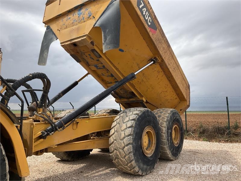 CAT 745C ساحبات مفصلية