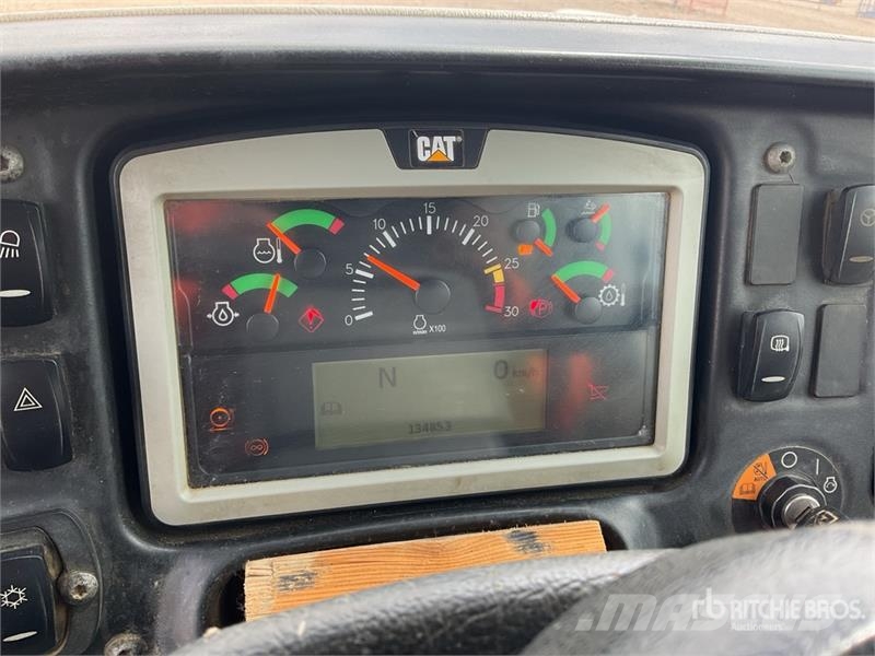 CAT 745C ساحبات مفصلية
