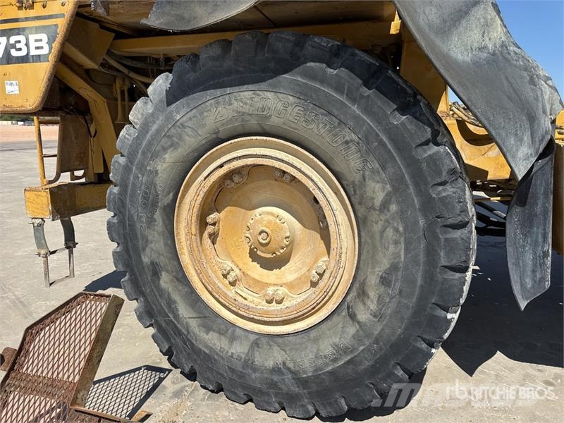 CAT 773B Tombereau Rigide Haul Truck Articulated Dump Trucks (ADTs)