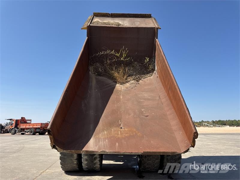 CAT 773B Tombereau Rigide Haul Truck Articulated Dump Trucks (ADTs)