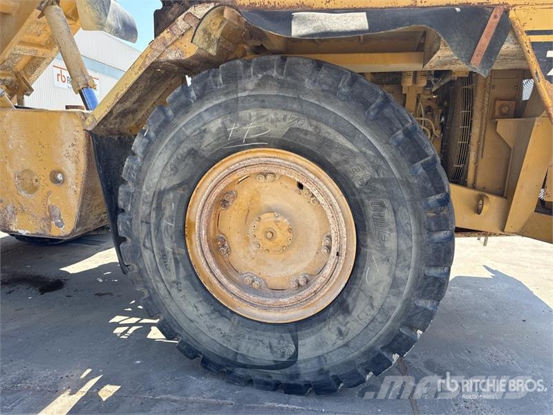 CAT 773B Tombereau Rigide Haul Truck Articulated Dump Trucks (ADTs)