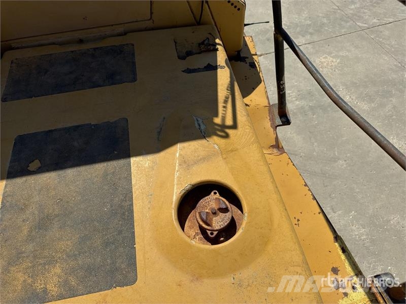 CAT 773B Tombereau Rigide Haul Truck Articulated Dump Trucks (ADTs)