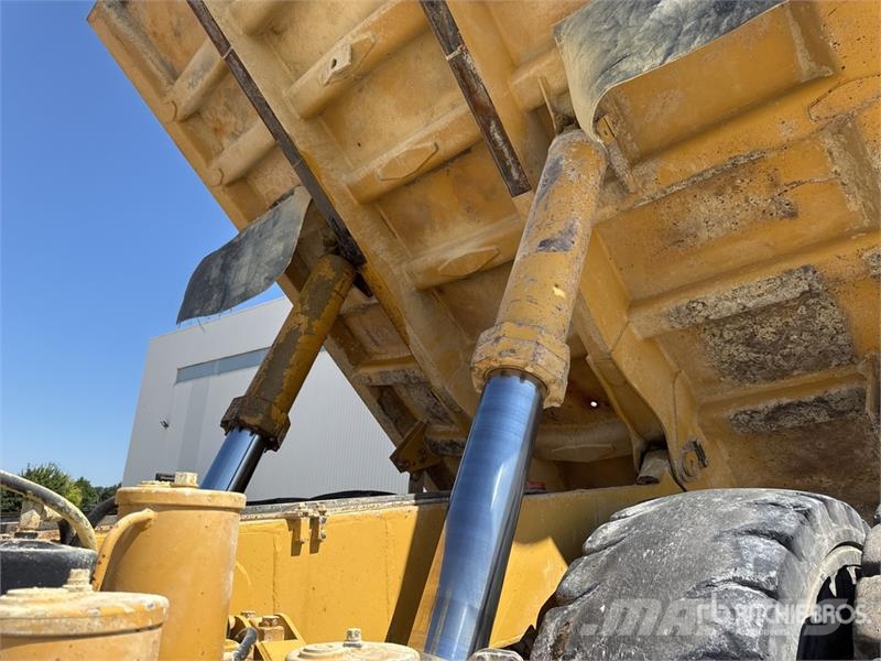CAT 773B Tombereau Rigide Haul Truck Articulated Dump Trucks (ADTs)