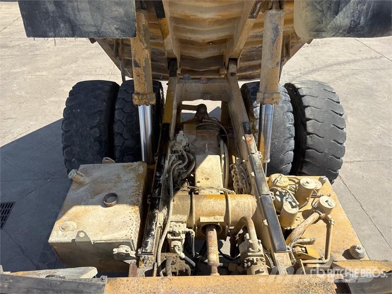 CAT 773B Tombereau Rigide Haul Truck Articulated Dump Trucks (ADTs)