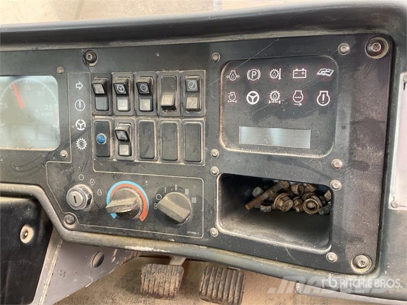 CAT 775D Cab Other components
