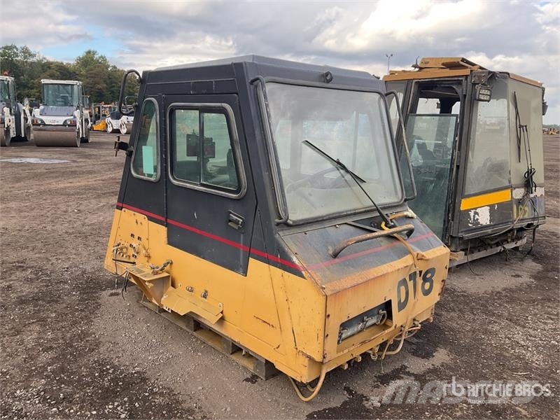 CAT 775D Cab Other components