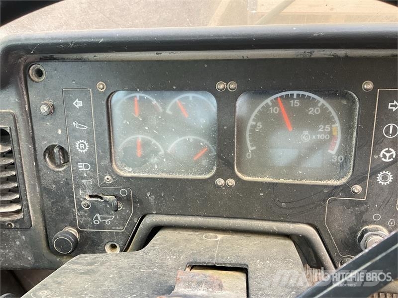 CAT 775D Cab Other components