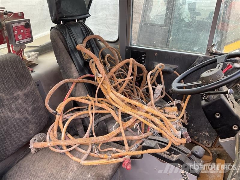 CAT 775D Cab Other components