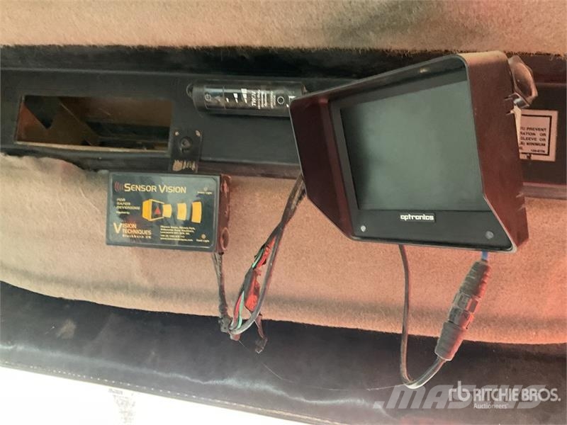 CAT 775D Cab Other components