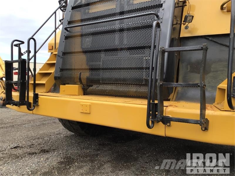 CAT 777F Haul Truck Liigendraamiga pinnaseveokid