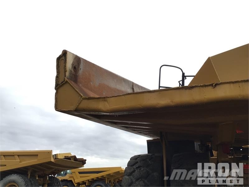 CAT 777F Haul Truck Liigendraamiga pinnaseveokid