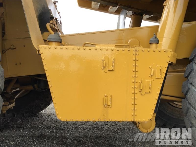 CAT 777F Haul Truck Liigendraamiga pinnaseveokid