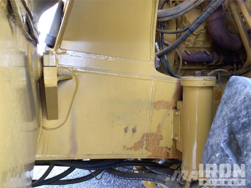 CAT 777F Haul Truck Liigendraamiga pinnaseveokid