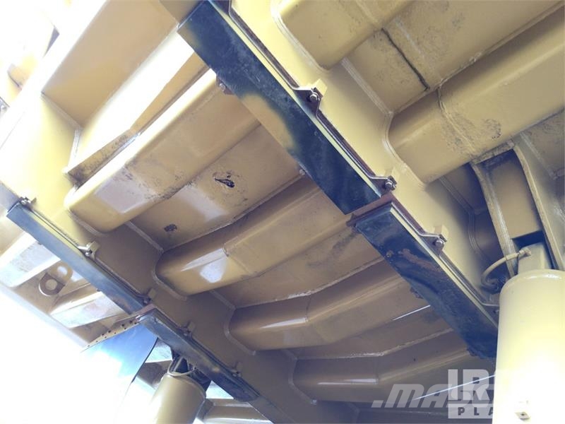 CAT 777F Haul Truck Liigendraamiga pinnaseveokid