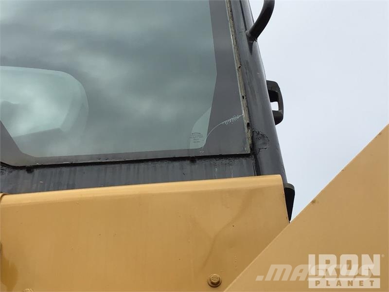 CAT 777F Haul Truck Liigendraamiga pinnaseveokid