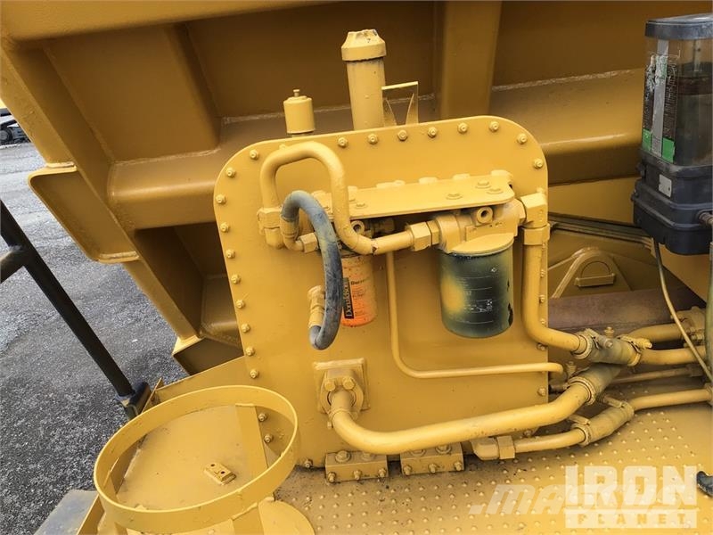 CAT 777F Haul Truck Liigendraamiga pinnaseveokid