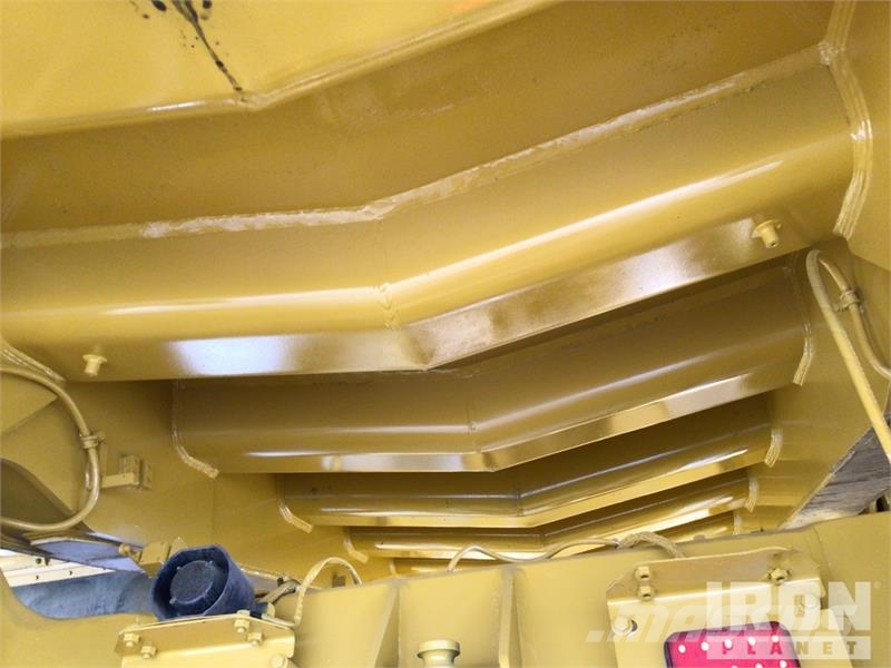 CAT 777F Haul Truck Liigendraamiga pinnaseveokid