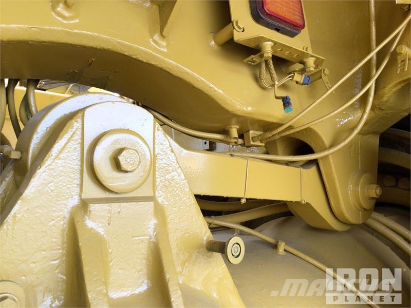 CAT 777F Haul Truck Liigendraamiga pinnaseveokid