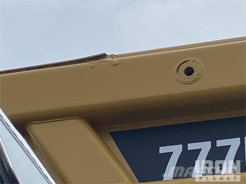 CAT 777F Haul Truck Liigendraamiga pinnaseveokid