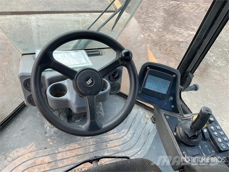 CAT 78B Smooth Drum Compactor مداحل أحادية الأسطوانة
