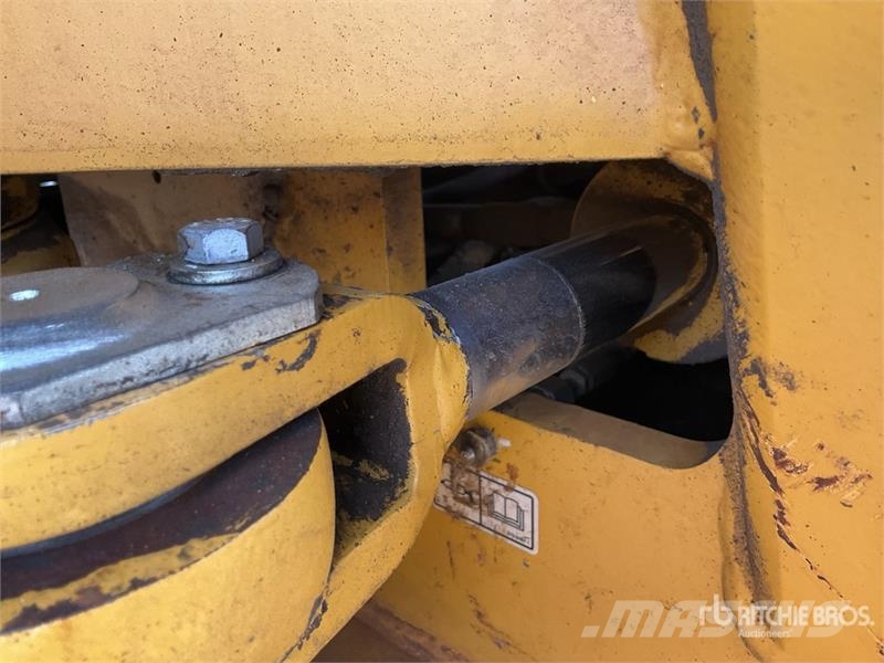 CAT 78B Smooth Drum Compactor مداحل أحادية الأسطوانة