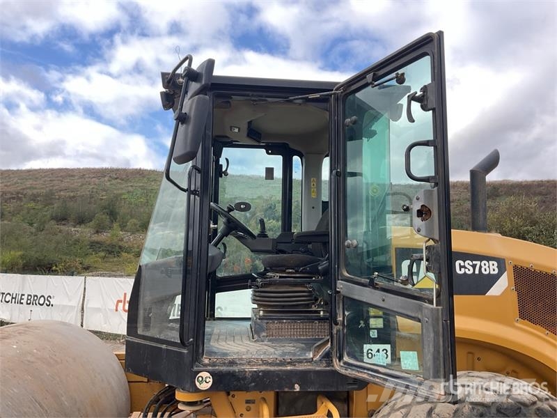 CAT 78B Smooth Drum Compactor مداحل أحادية الأسطوانة