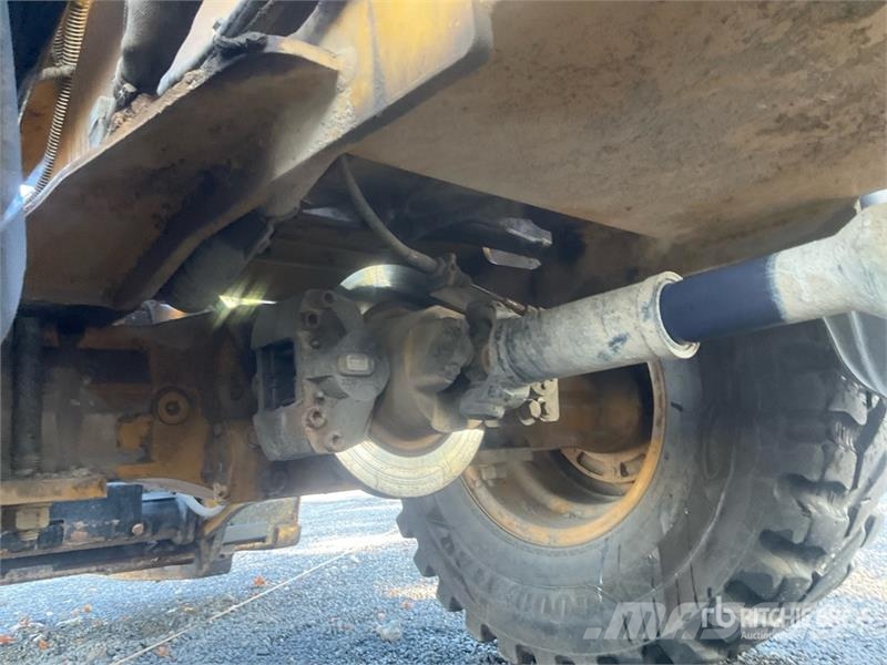 CAT 906 Radlader