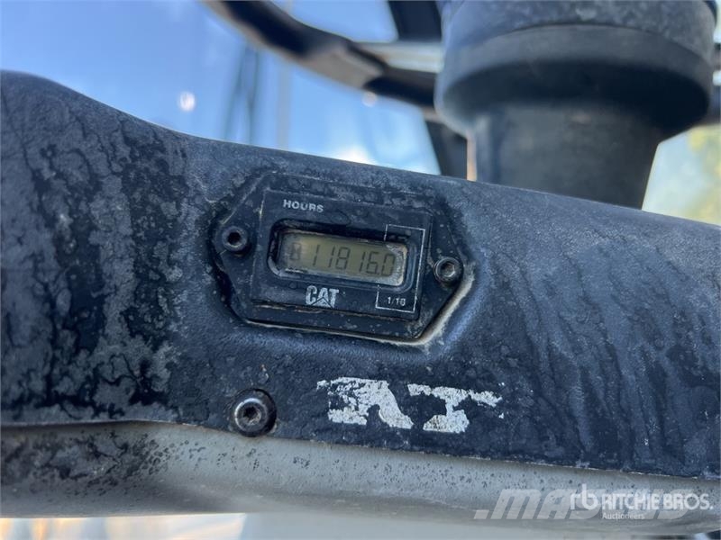 CAT 906 Radlader