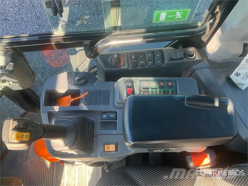 CAT 906 Radlader