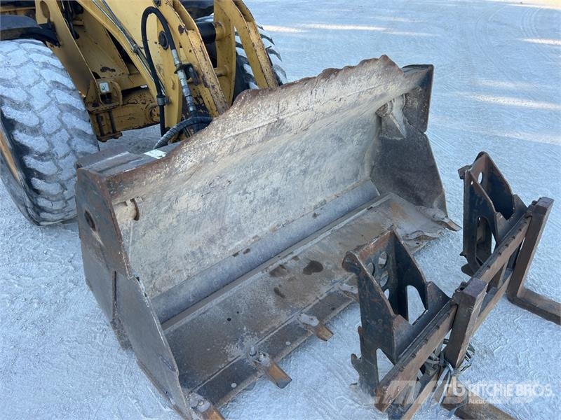 CAT 906 Radlader