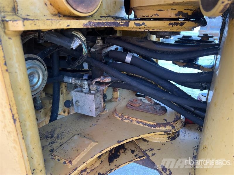 CAT 906 Radlader