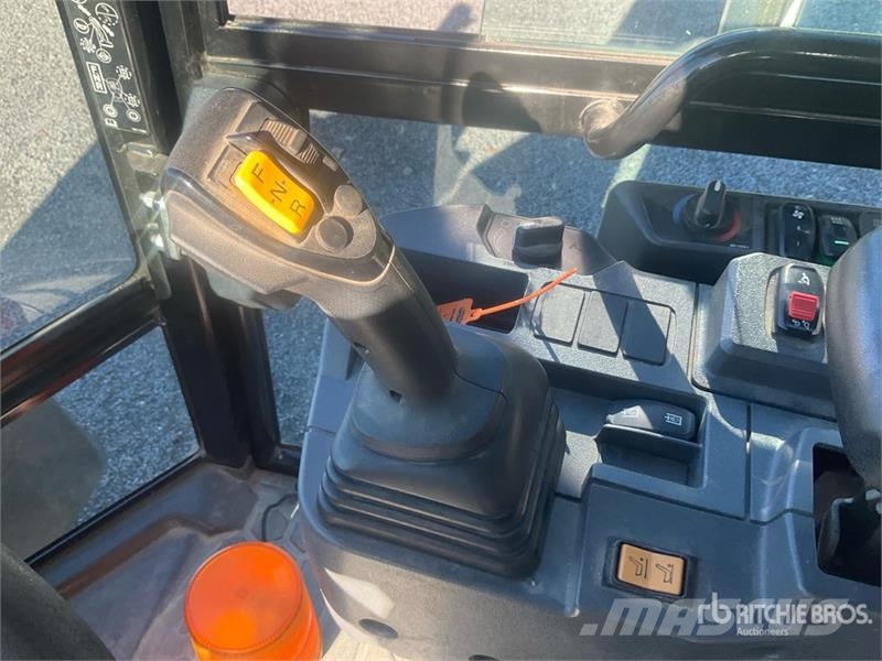 CAT 906 Radlader