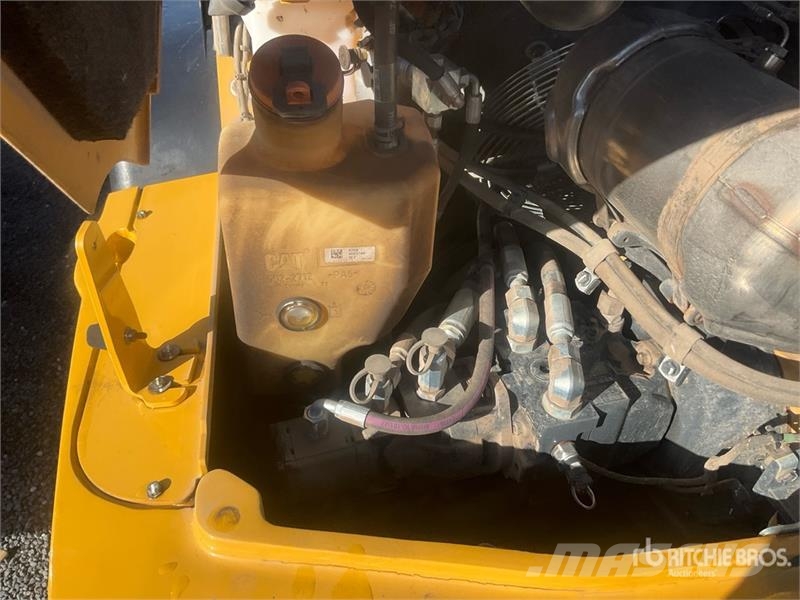 CAT 906 Radlader