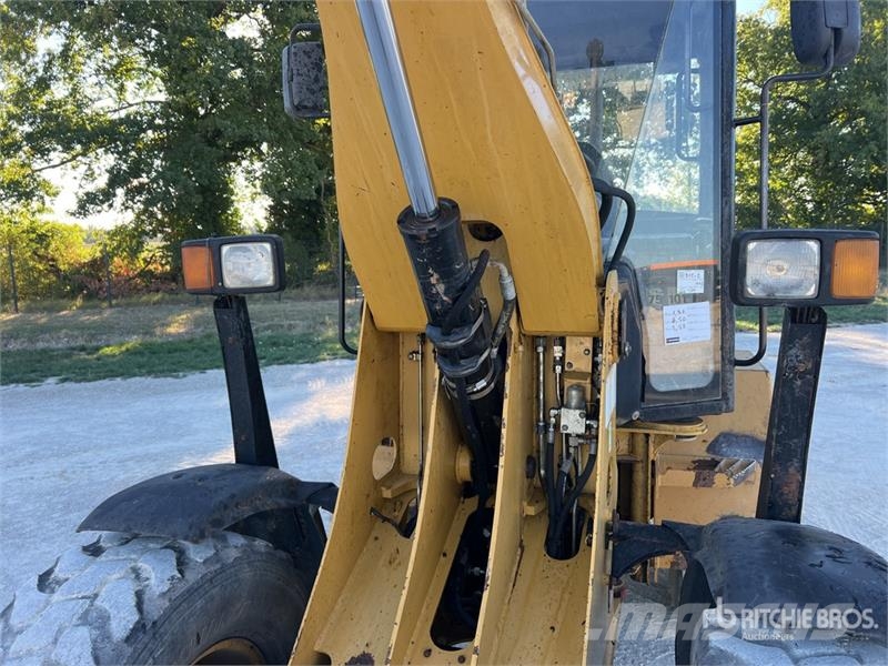 CAT 906 Radlader