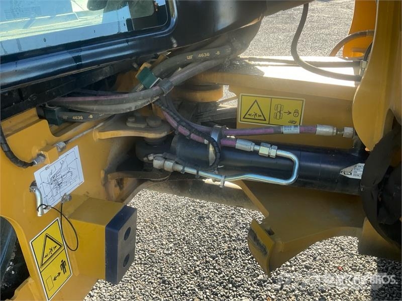CAT 906 Radlader