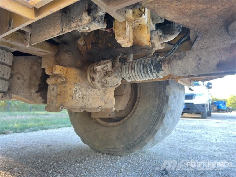 CAT 906 Radlader