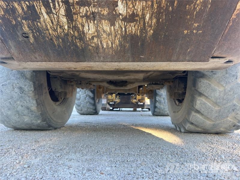 CAT 906 Radlader