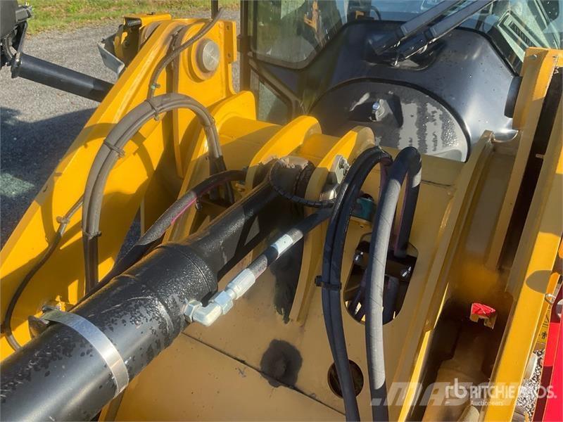 CAT 906 Radlader