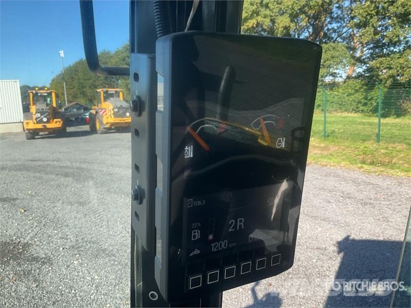 CAT 906 Radlader