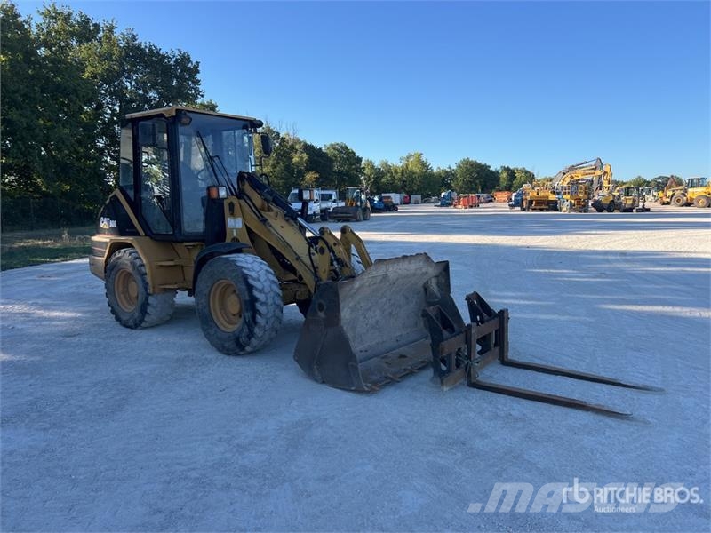 CAT 906 Radlader