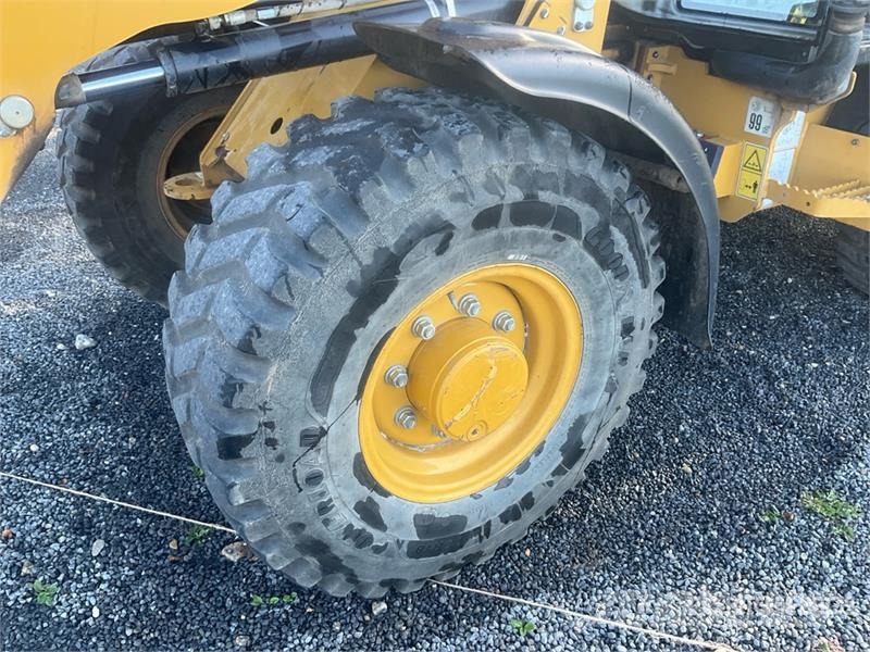 CAT 906 Radlader