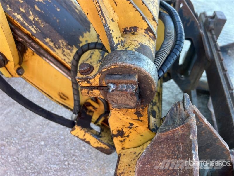CAT 906 Radlader