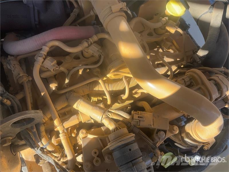 CAT 906 Radlader