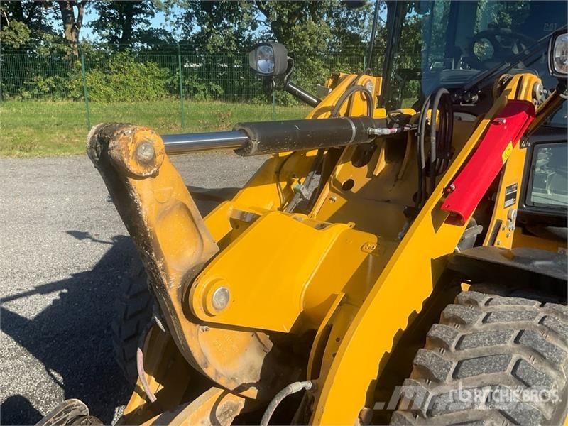 CAT 906 Radlader