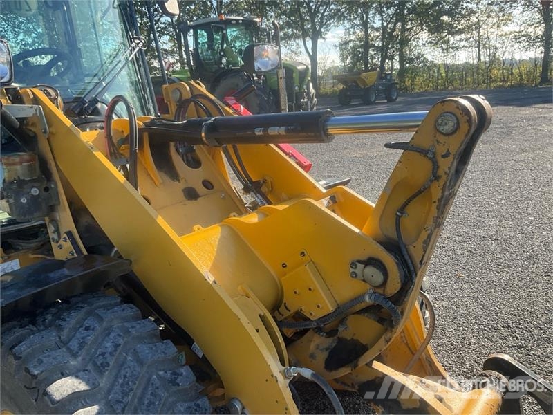 CAT 906 Radlader